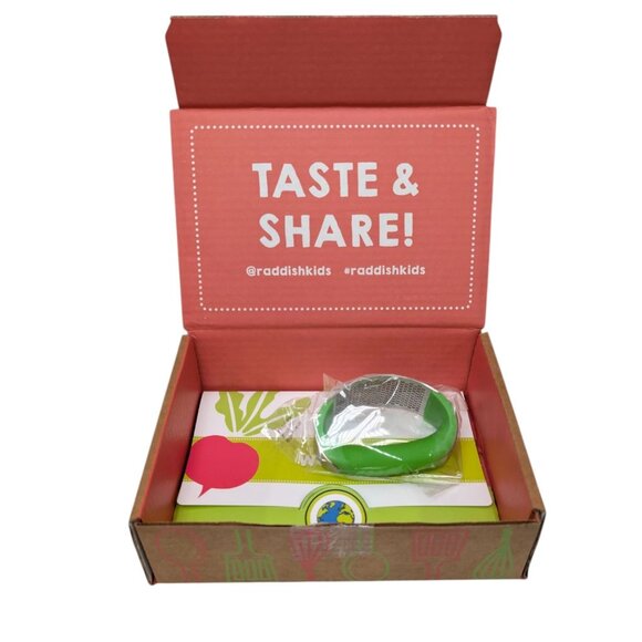 Raddish Kids Garlic Mincer Green Silver Plastic Steel World Fusion Recipes Patch - Picture 1 of 14